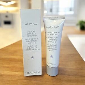 Mary Kay Medium-Coverage Foundation ivory 202 gray top discontinued